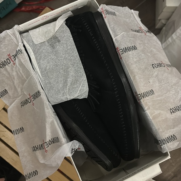 Minnetonka Women’s Zip Up High Top Boot (2917) - Picture 9 of 10